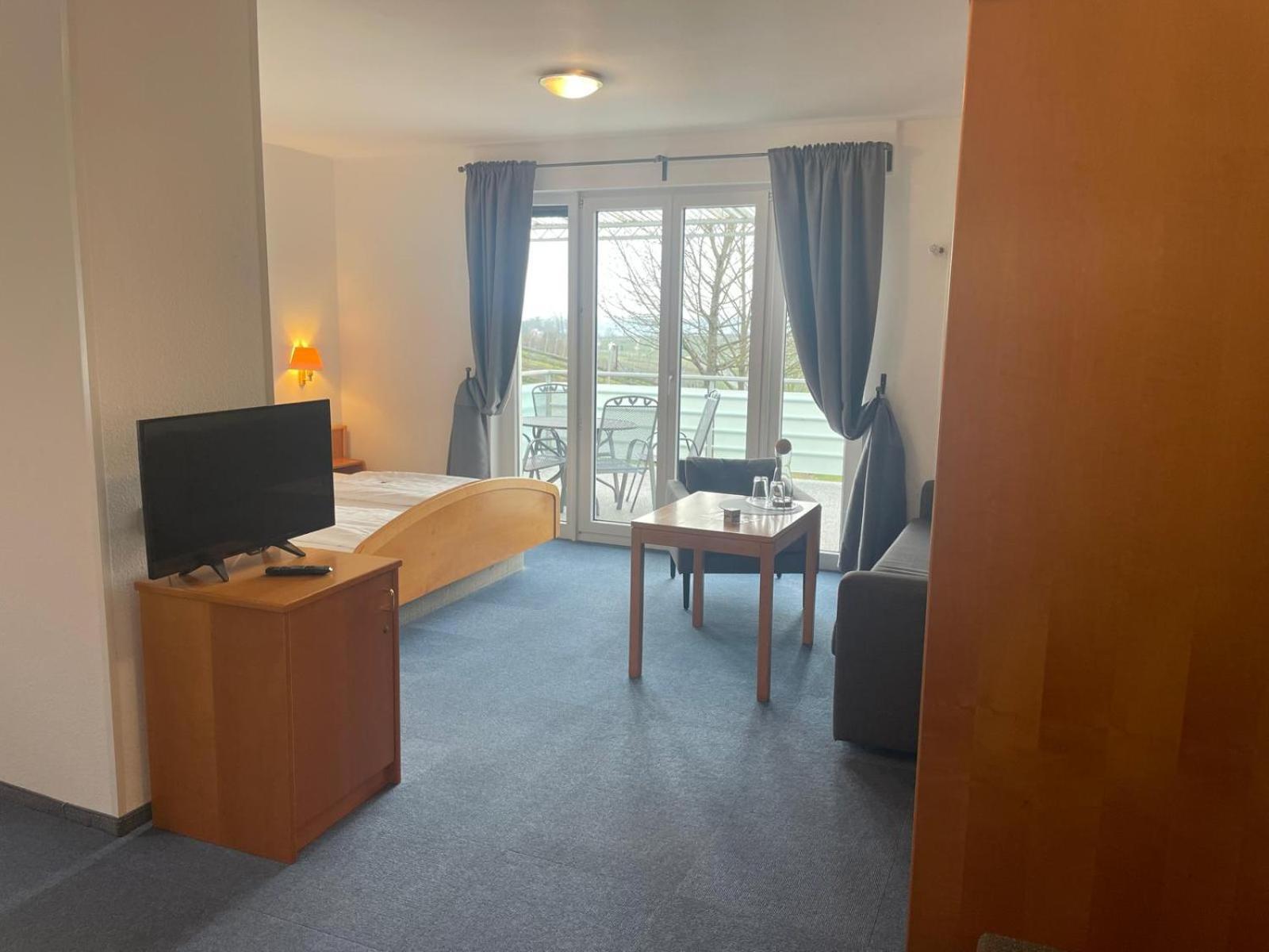 Hotel Berghof Albersweiler Екстер'єр фото