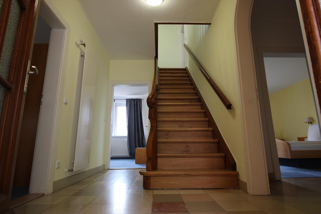 Hotel Berghof Albersweiler Екстер'єр фото